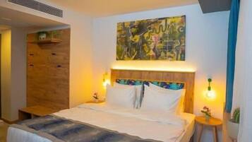 Business Double Room, City View | Minibar, in-room safe, iron/ironing board, free WiFi