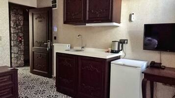 Habitación estándar, 1 cama matrimonial | Cocina privada