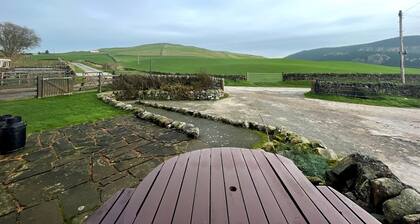 Beautiful Rural 3BR Cottage with Stunning Views - Pass the Keys