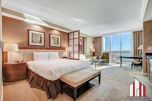 In-room safe, desk, iron/ironing board, free WiFi