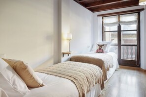 2 chambres, fer et planche Ă repasser, Wi-Fi gratuit, draps fournis