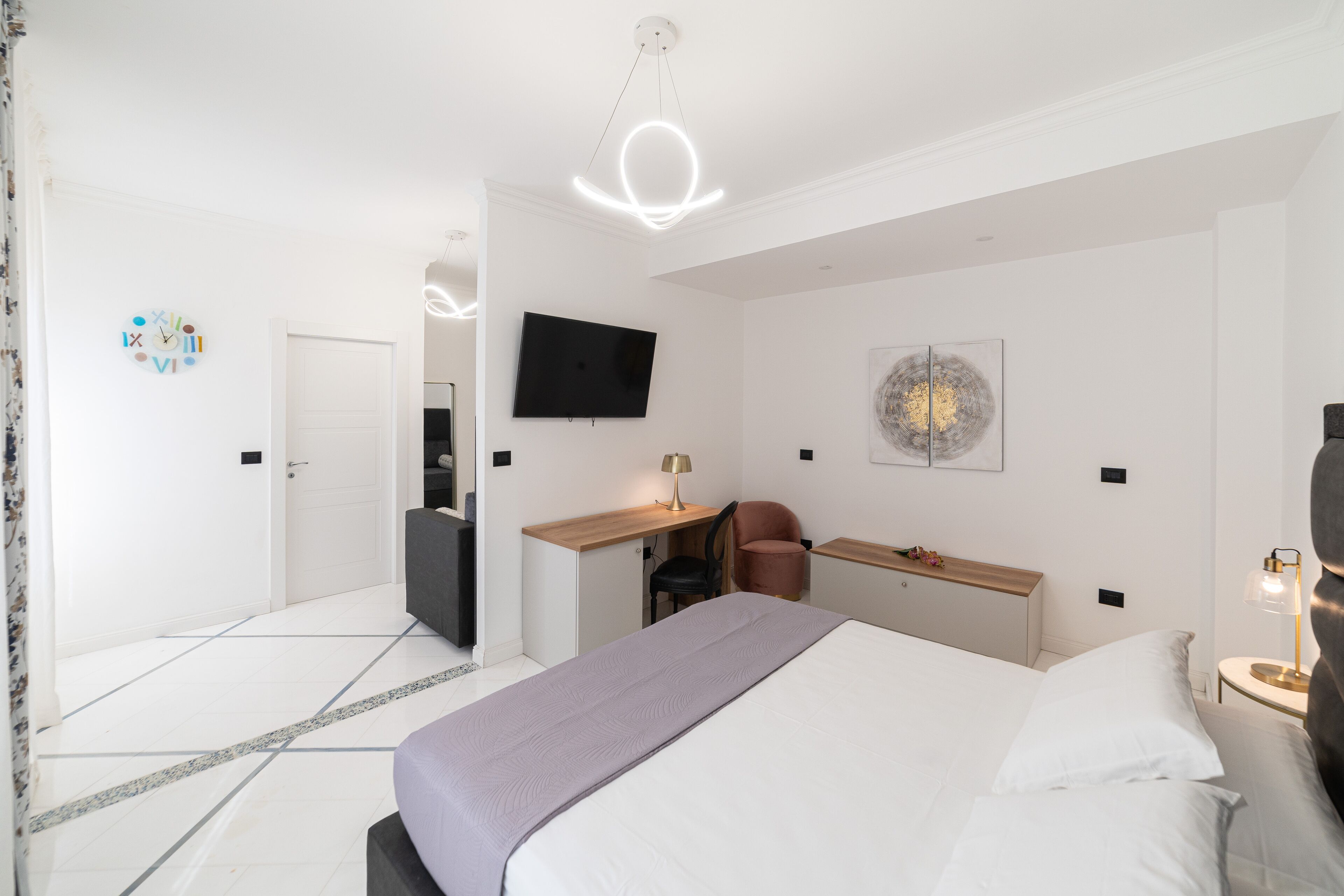 로열 트리플룸, 킹사이즈침대 1개 및 소파베드, 금연, 앙스위트 | 이집트산 면 시트, 고급 침구, 오리/거위털 이불, 메모리폼 침대