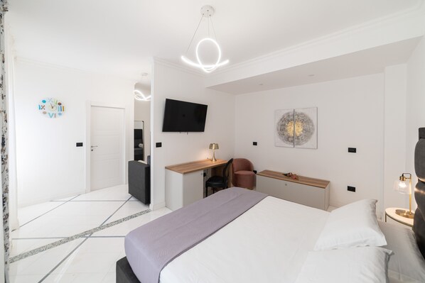 Tremannsrom – royal, 1 kingsize-seng med sovesofa, ikke-røyk, eget bad | Sengetøy i egyptisk bomull, sengetøy av topp kvalitet og dundyner