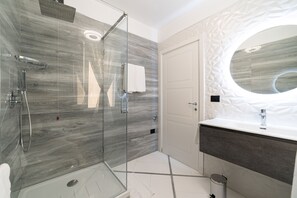 Bathroom - Apartments Hotel Real Suite (Naples)