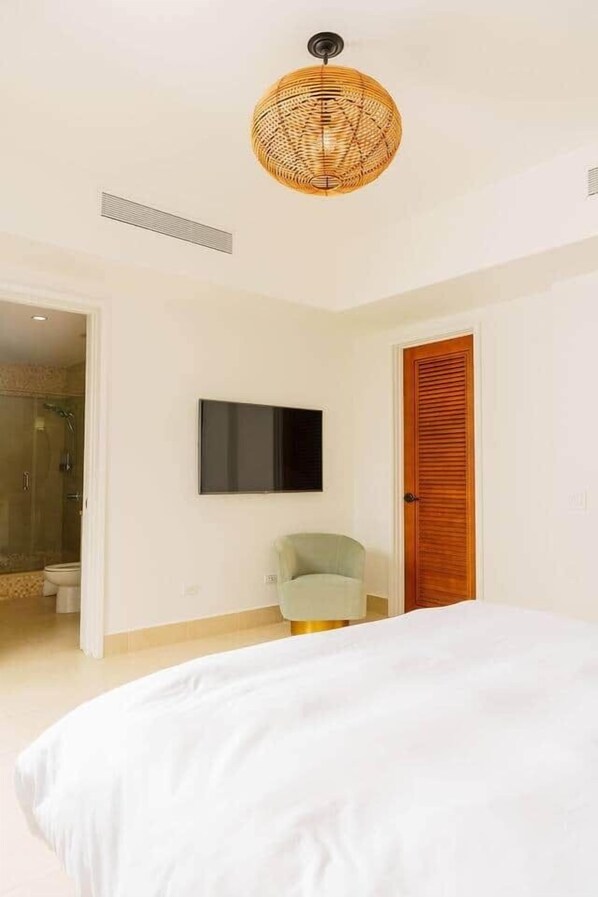 4 quartos, ferros/tábuas de passar roupa, Wi-Fi, roupa de cama