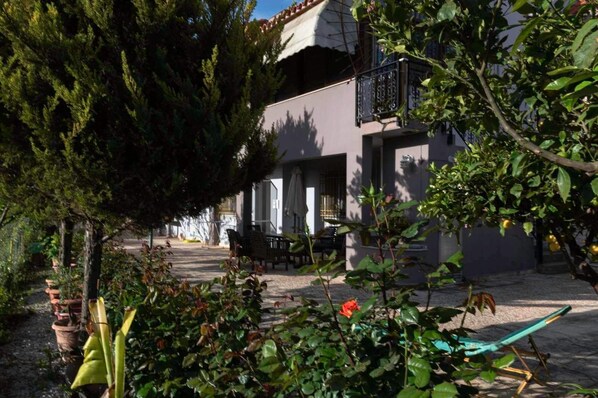 Casa superior | Patio hawaiano