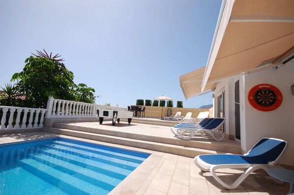 Piscine extérieure, piscine chauffée