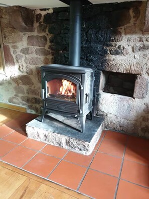 Unclassified image, 3 of 20, button