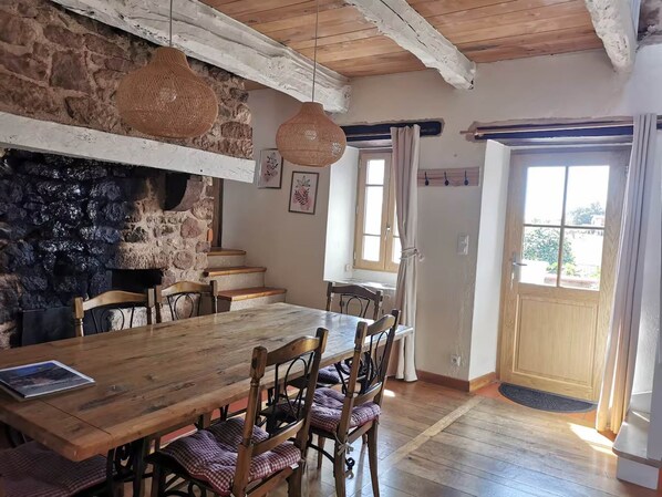 Unclassified image, 1 of 20, button