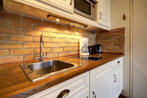 Fridge, microwave, dishwasher