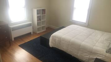 2 bedrooms, desk, travel cot, free WiFi