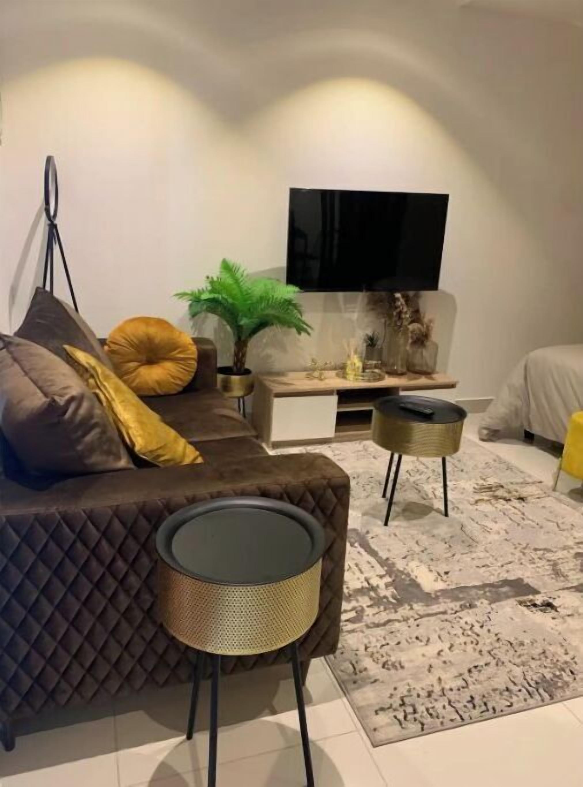 1 多间卧室、WiFi