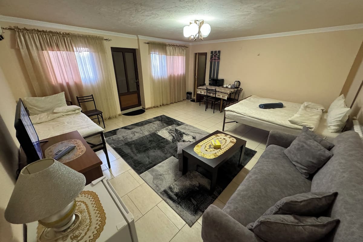 soundproofing, iron/ironing board, free wifi