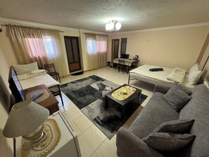 1 Schlafzimmer, schallisolierte Zimmer, Bügeleisen/Bügelbrett