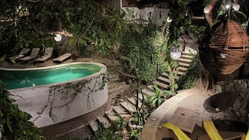 Outdoor pool, sun loungers