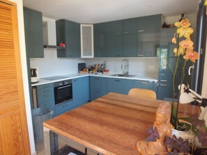 Kühlschrank, Ofen, Herdplatte, Geschirrspüler