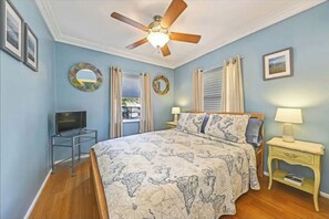 2 bedrooms, desk, iron/ironing board, free WiFi