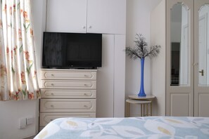 1 chambre, bureau, lit de bébé portatif, Wi-Fi