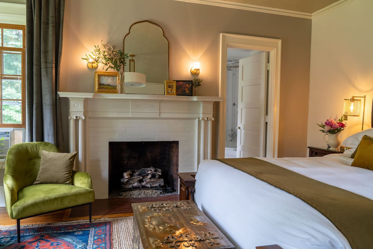 Premium Room | Egyptian cotton sheets, premium bedding, pillowtop beds