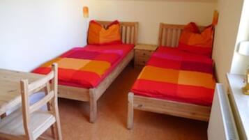 4 Schlafzimmer, Zimmersafe, Bügeleisen/Bügelbrett, Reisekinderbett