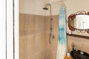 Douche, bidet