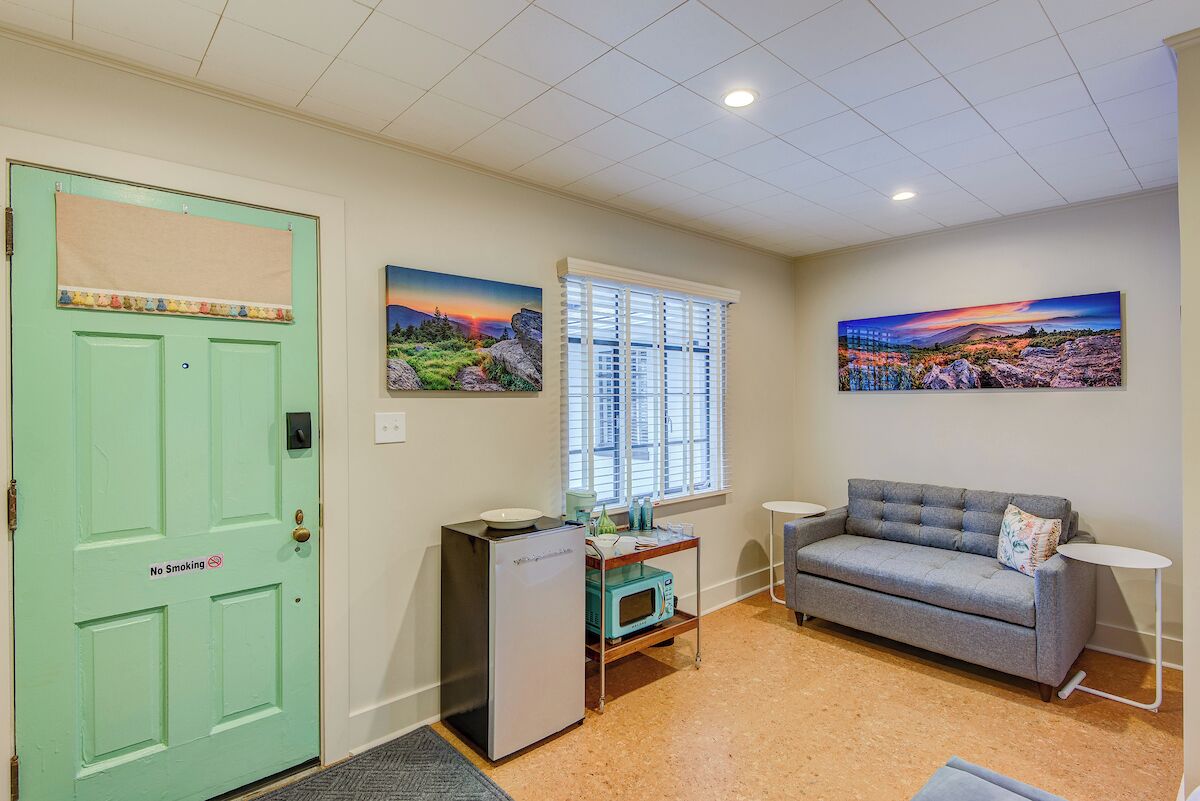 Classic Single Room | Living area | LED TV