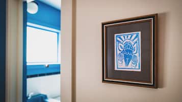 Kamar Single Standar | Seprai premium, busa memori, dan didekorasi berbeda-beda