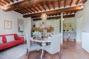 TV - One Bedroom Farmhouse Apartment with shared Pool in Fattoria Sardi Wine Resort in Lucca (Monte San quirico)