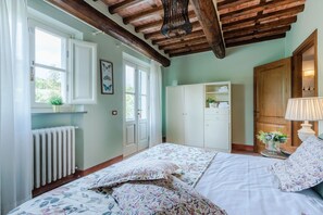 1 bedroom, iron/ironing board, bed sheets