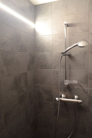 Bathtub