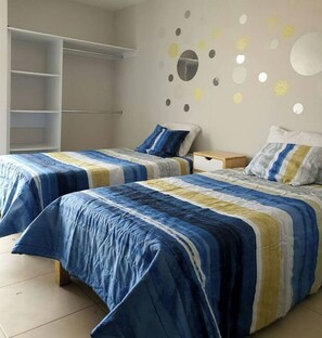 2 bedrooms, iron/ironing board, free WiFi, bed sheets