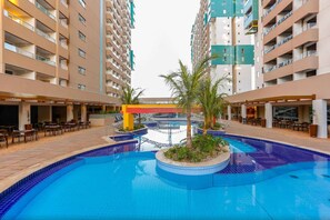 Piscina interna, piscina externa