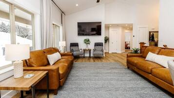 Smart TV, videojuegos, futbolito y tenis de mesa