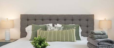 3 bedrooms, desk, iron/ironing board, free WiFi