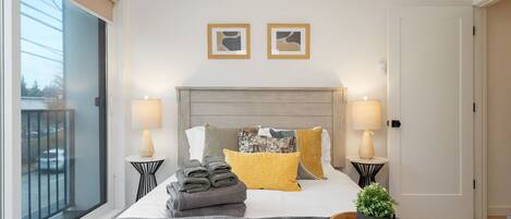 3 habitaciones, escritorio, tabla de planchar con plancha y wifi gratis