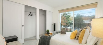 Perch - Sand Point Haven: Spacious 3BR w Parking|UW & Children's hospital