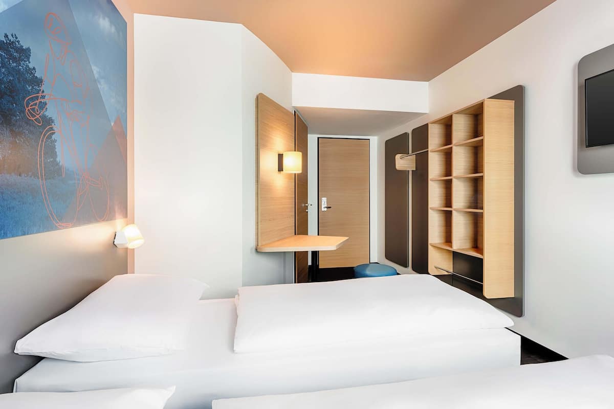 Twin Room | Free WiFi, bed sheets