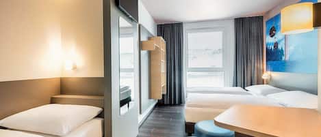 Free WiFi, bed sheets