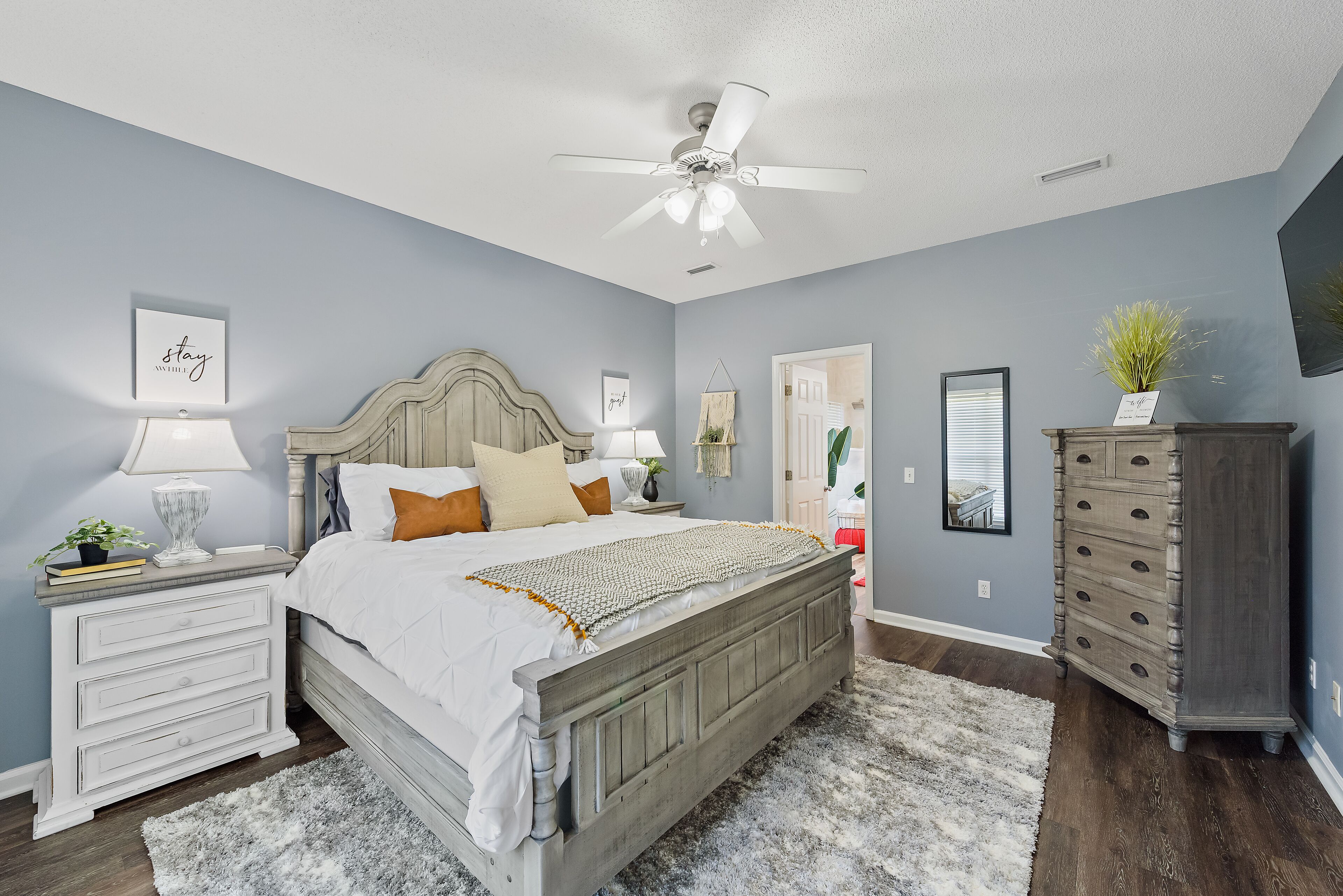 3 chambres, fer et planche à repasser, lit parapluie, Wi-Fi