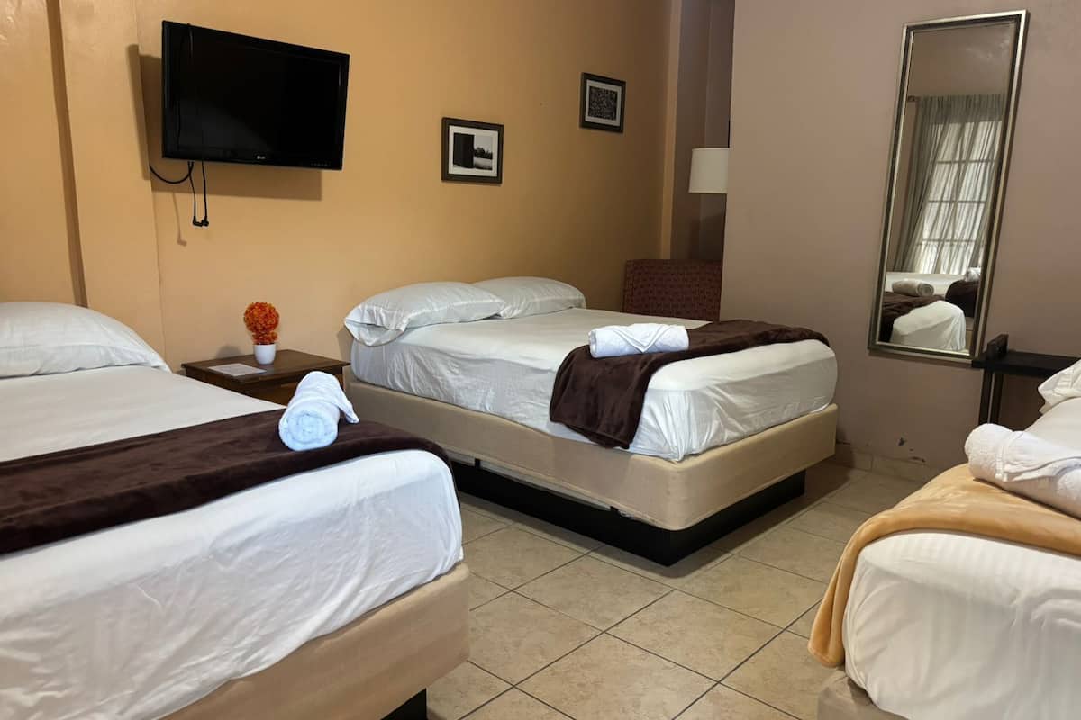 family triple room | iron/ironing board, free wifi, bed sheets