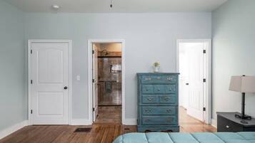 4 多间卧室、办公桌、熨斗/熨衣板、免费 WiFi