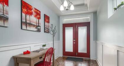 Chestnut Street Charmer-Walk to Louisville!