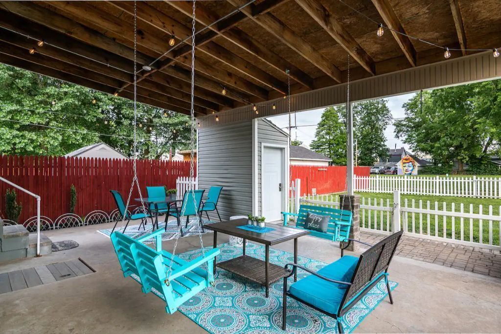 Chestnut Street Charmer-Walk to Louisville!