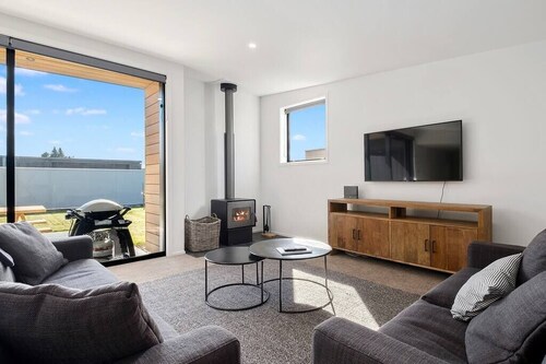 Chill out and recharge - Fantail Corner