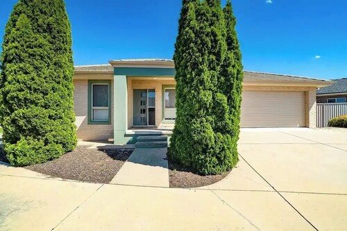 Light & Bright Homely Villa