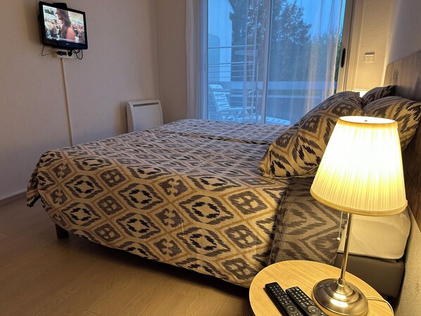1 bedroom, iron/ironing board, free WiFi