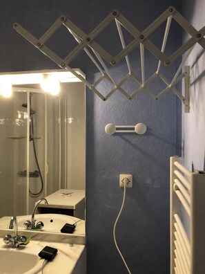 Hair dryer