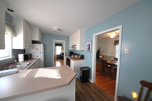 Refrigerador, microondas, parrilla de estufa y lavavajillas 