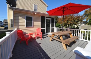 Outdoor dining - Walking distance to shopping, restaurants, entertainment, and the Chesapeake Bay (Rock Hall)
