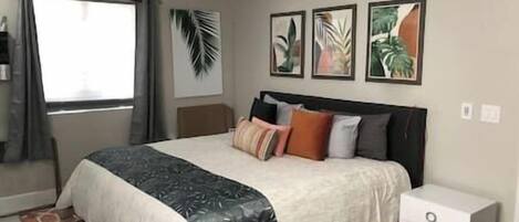 1 bedroom, desk, iron/ironing board, WiFi